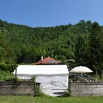 Wild Glamping In The Vienna Alps Luksusowy namiot