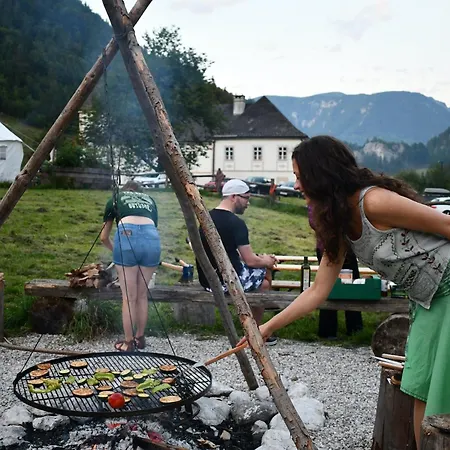 Wild Glamping In The Vienna Alps Lüks kamp alanı