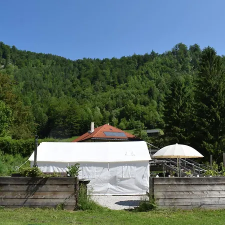 Wild Glamping In The Vienna Alps Campo de lujo