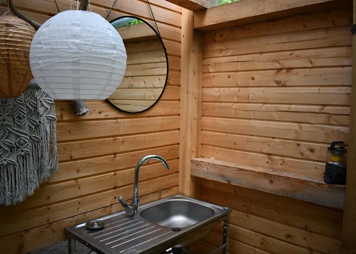 Wild Glamping In The Vienna Alps Nasswald